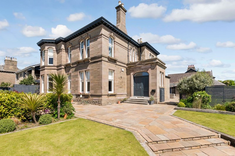 Douglasleigh, 13 Dalhousie Street, Carnoustie, DD7 6EH